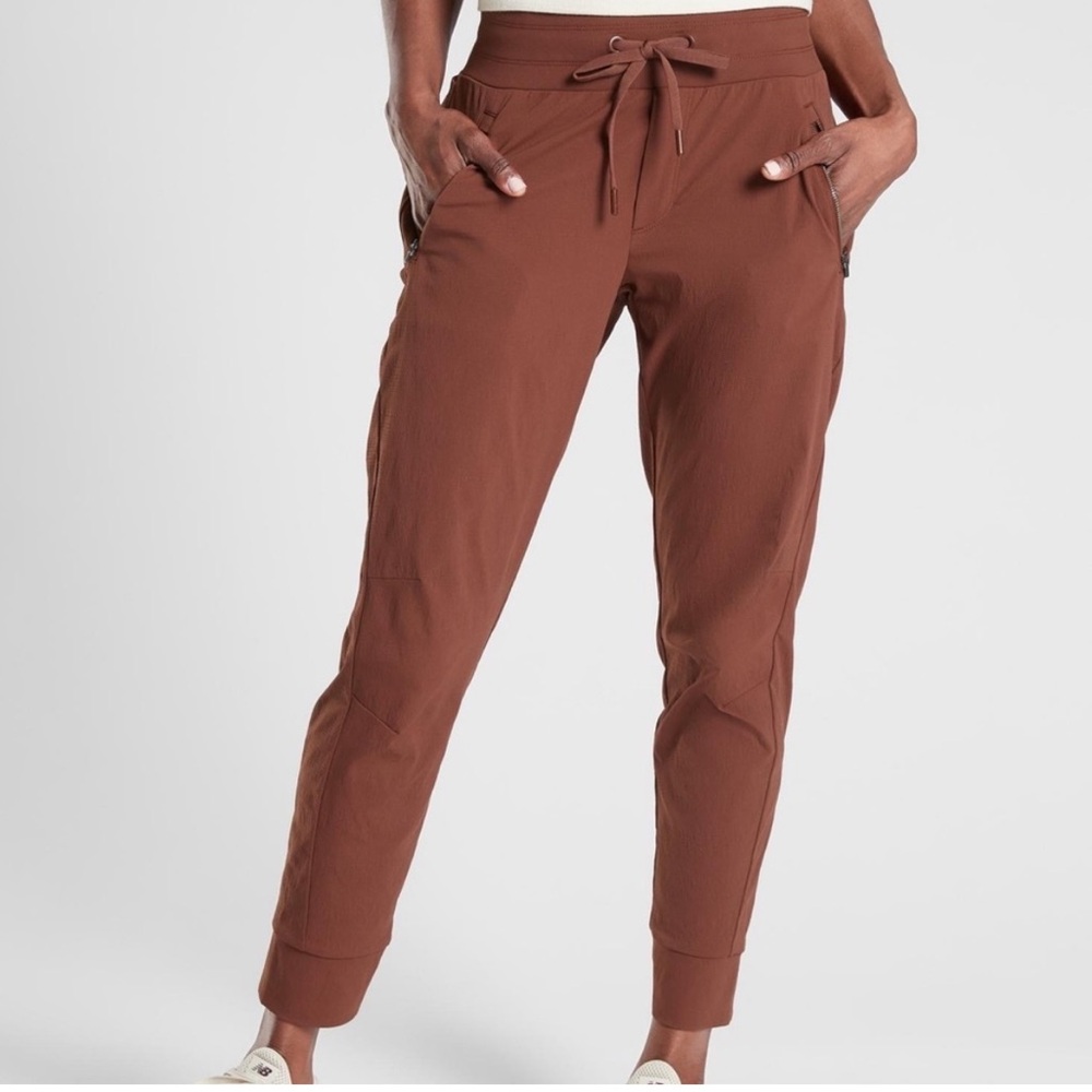 Athleta Trekkie North Jogger